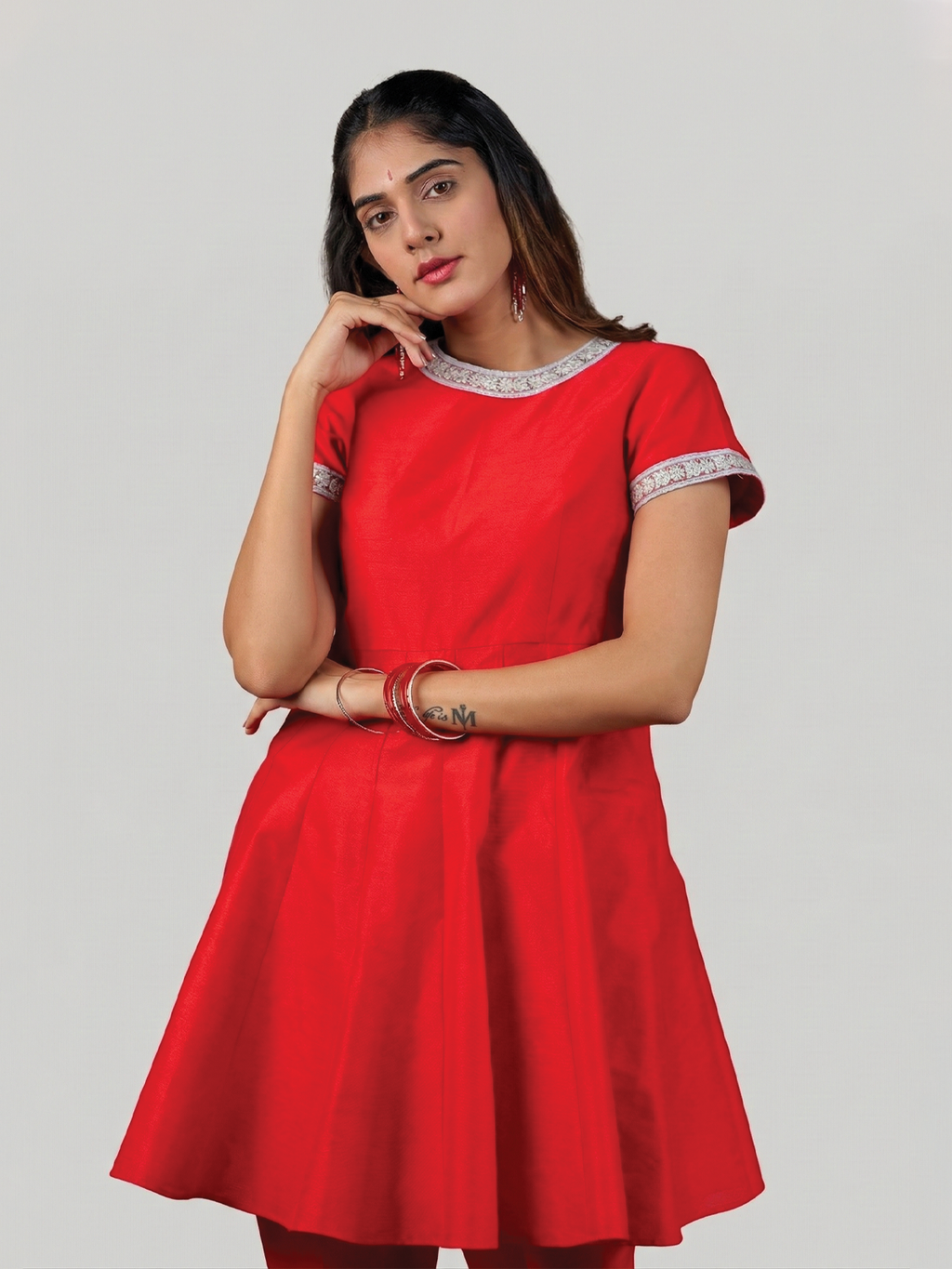 THE AARINI KURTA SET