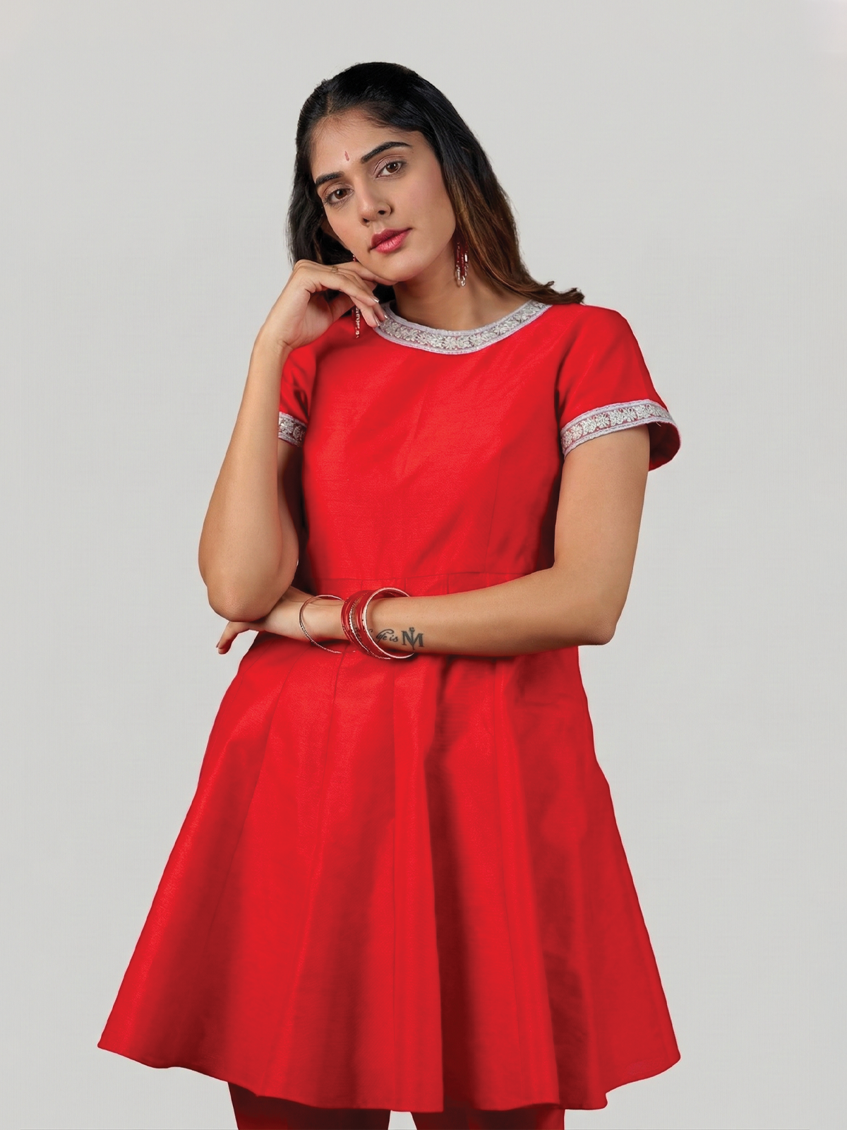THE AARINI KURTA SET
