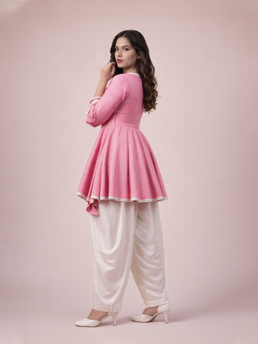 THE AVIRA KURTI