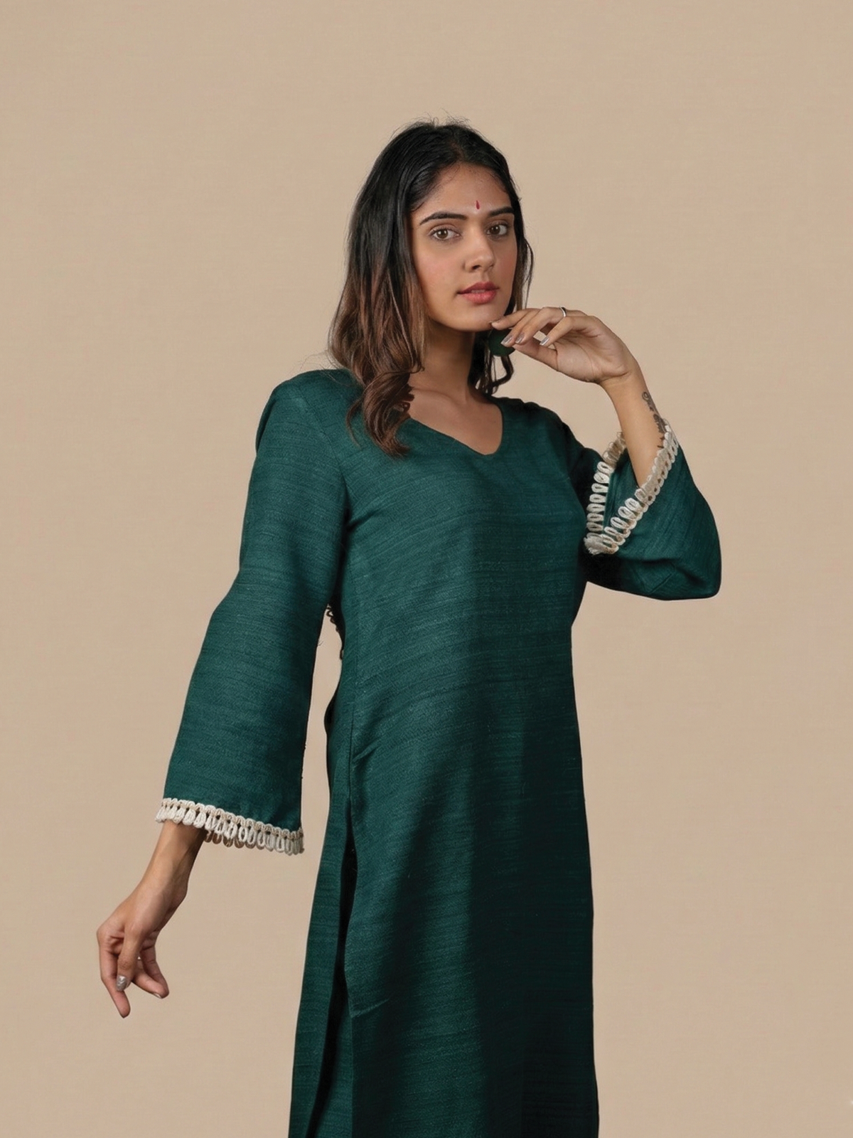 THE VARDHIKA KURTA SET