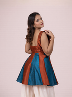 THE TRINAYA KURTI