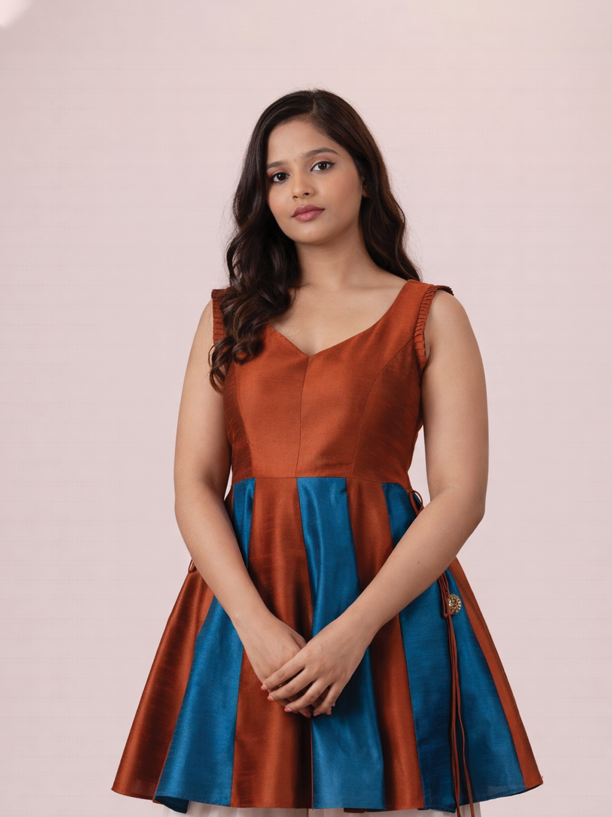 THE TRINAYA KURTI