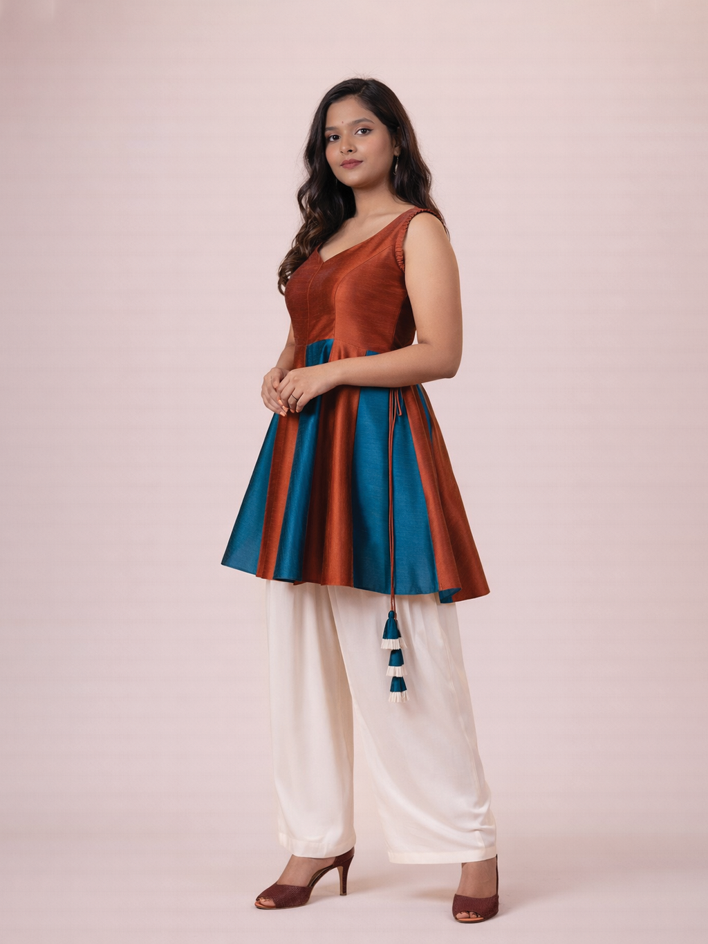 THE TRINAYA KURTI