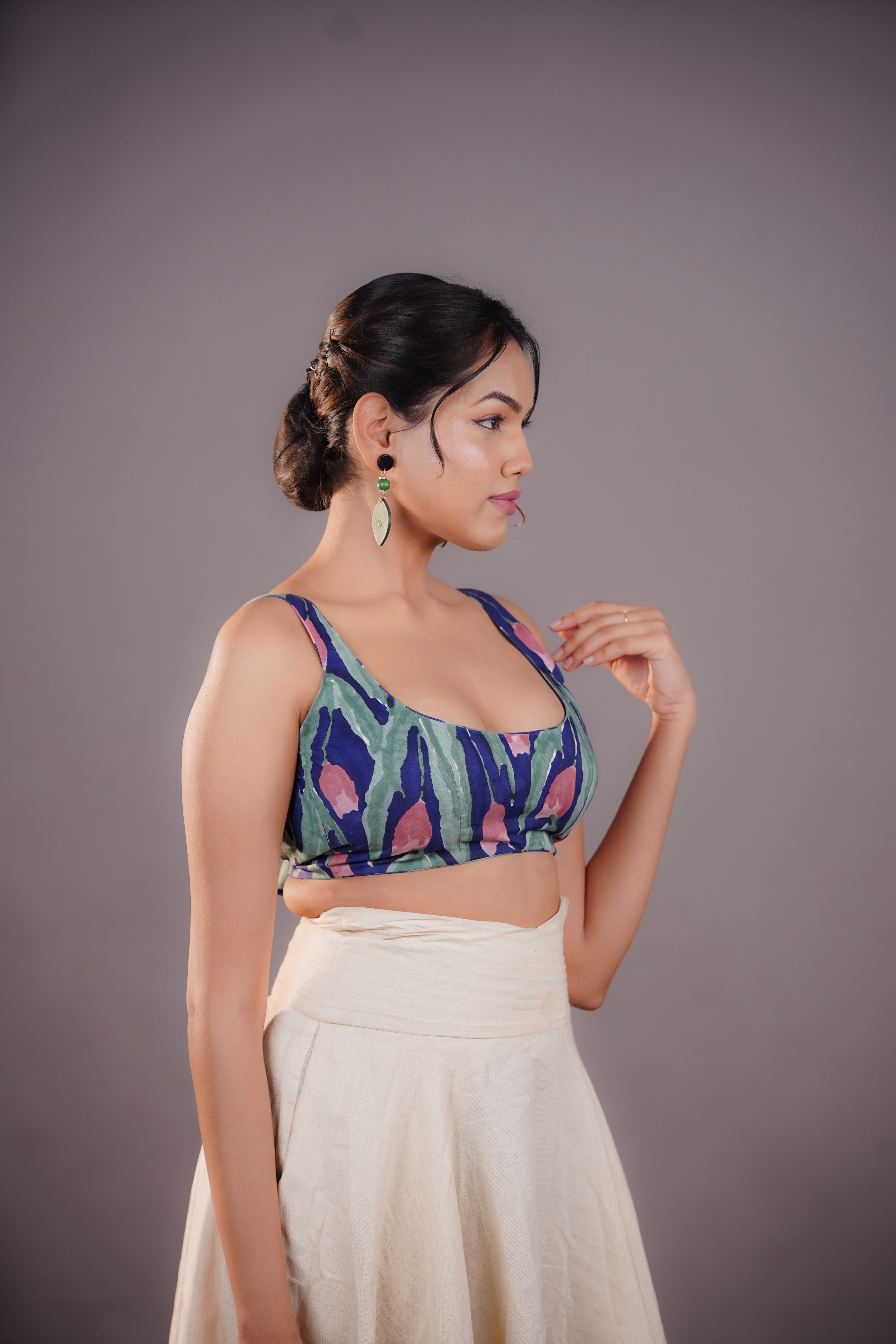 THE ELOWEN FITTED BLOUSE