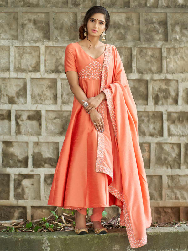 THE AAVIKA KURTA SET
