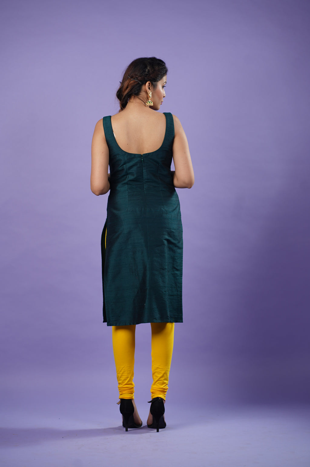 green sleeveless kurta