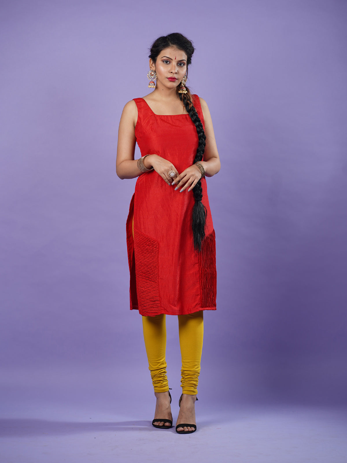 Red sleeveless kurta