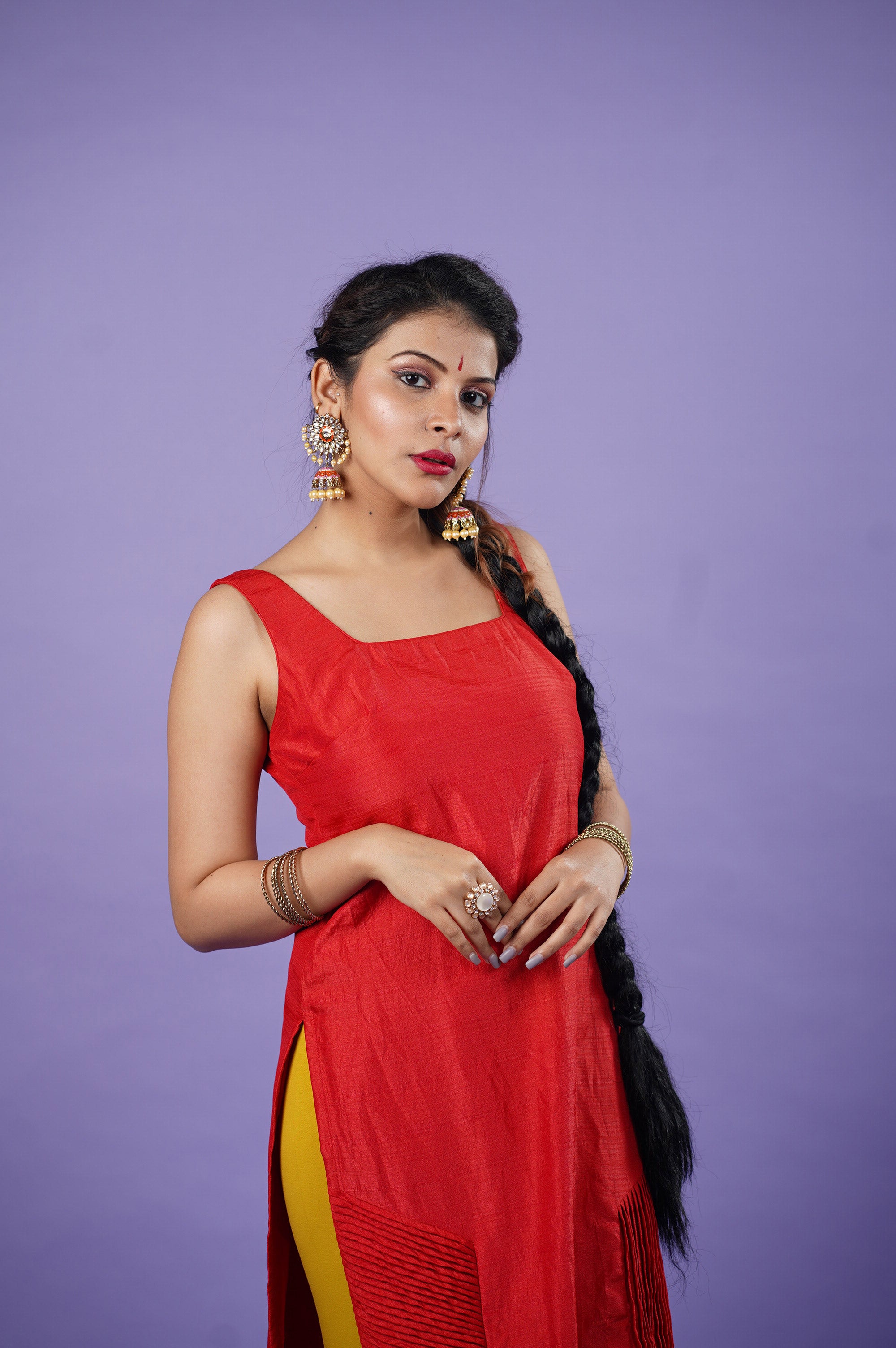 Red sleeveless kurta