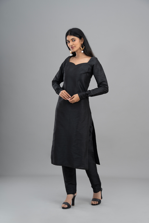 THE AADHIRA KURTA SET