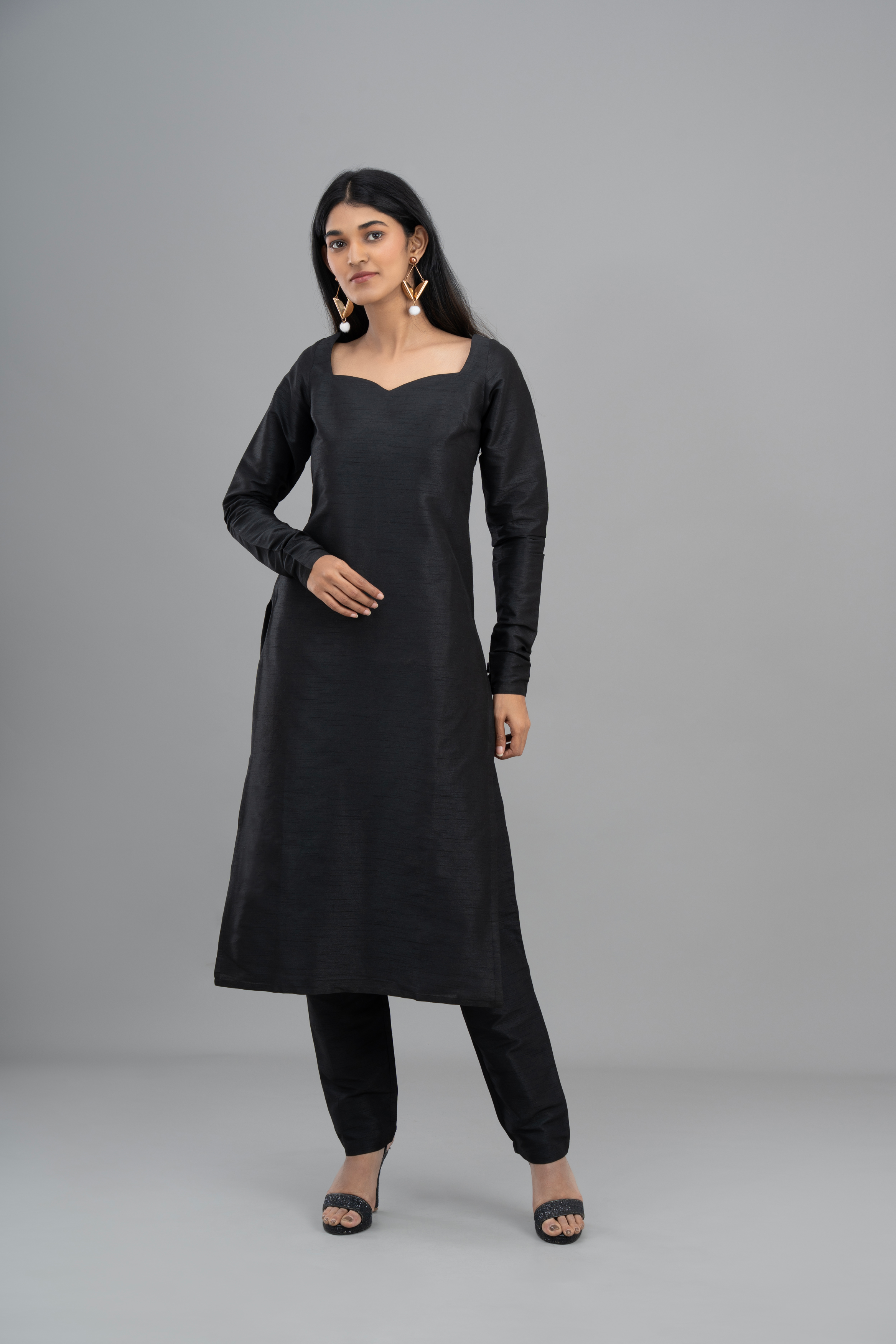THE AADHIRA KURTA SET
