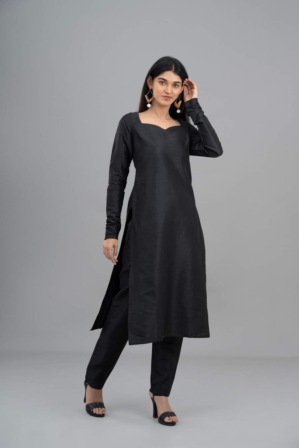 THE AADHIRA KURTA SET
