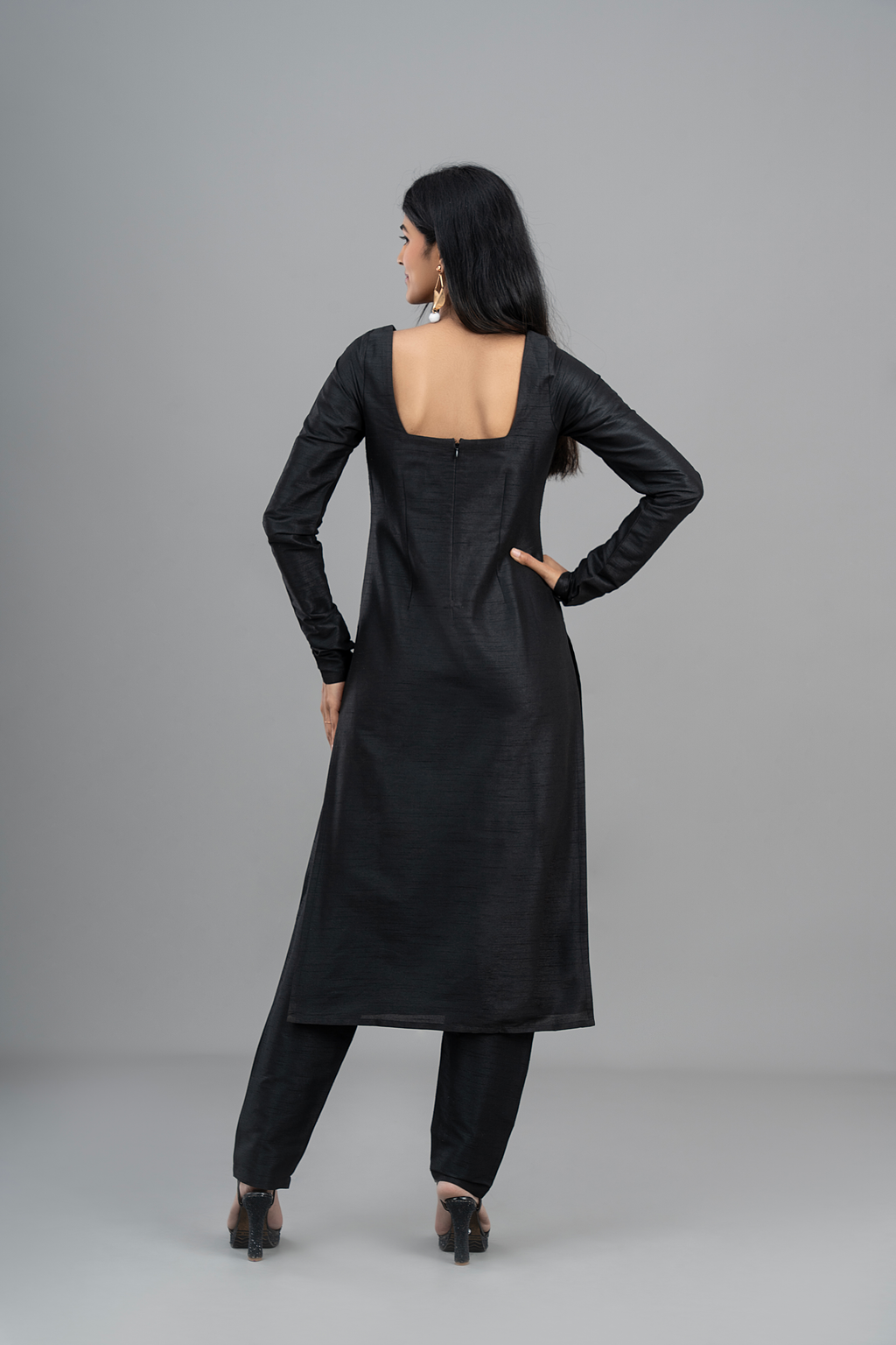 THE AADHIRA KURTA SET