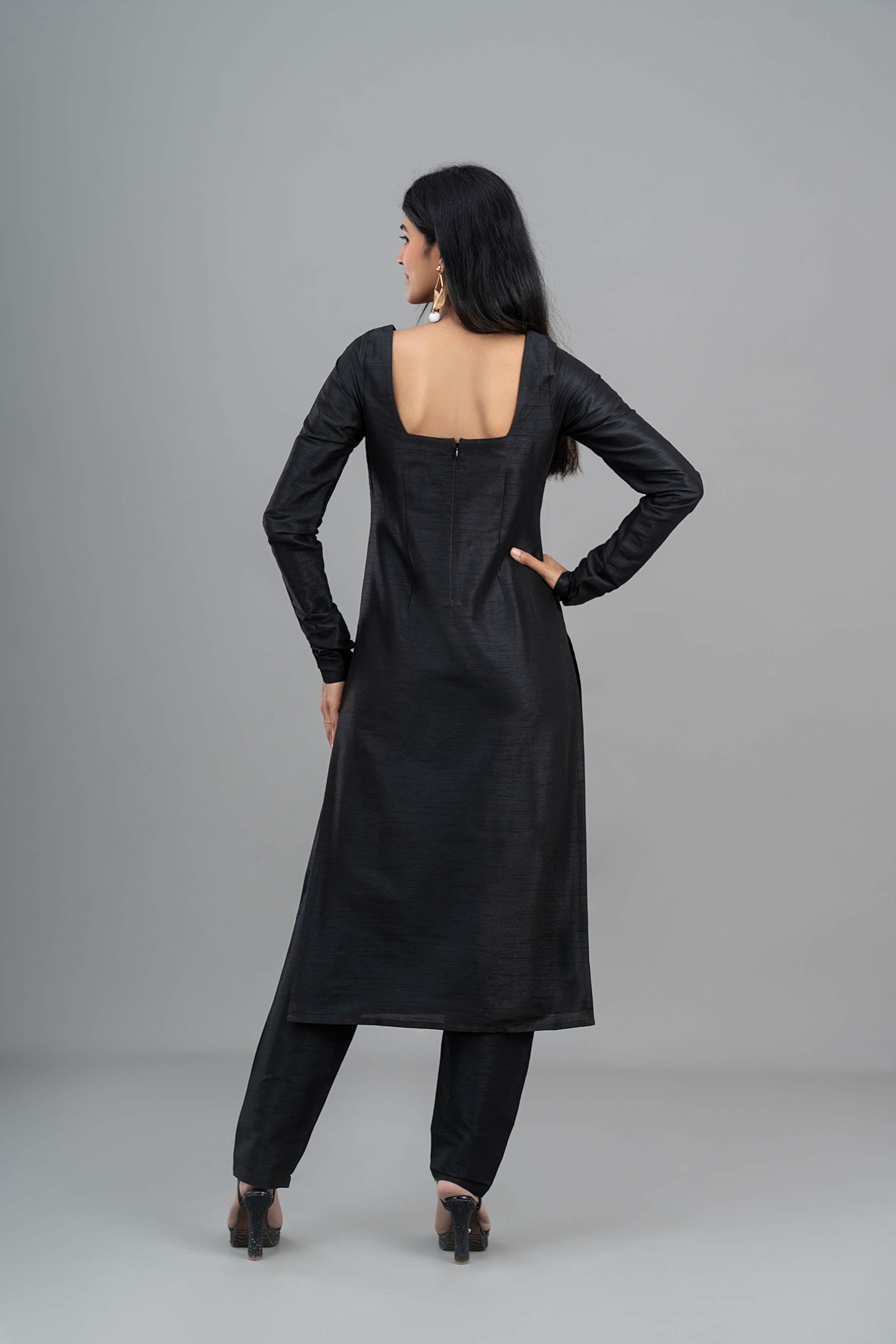 THE AADHIRA KURTA SET