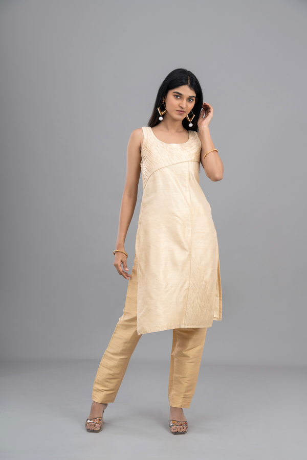 THE EIRASHA KURTA SET